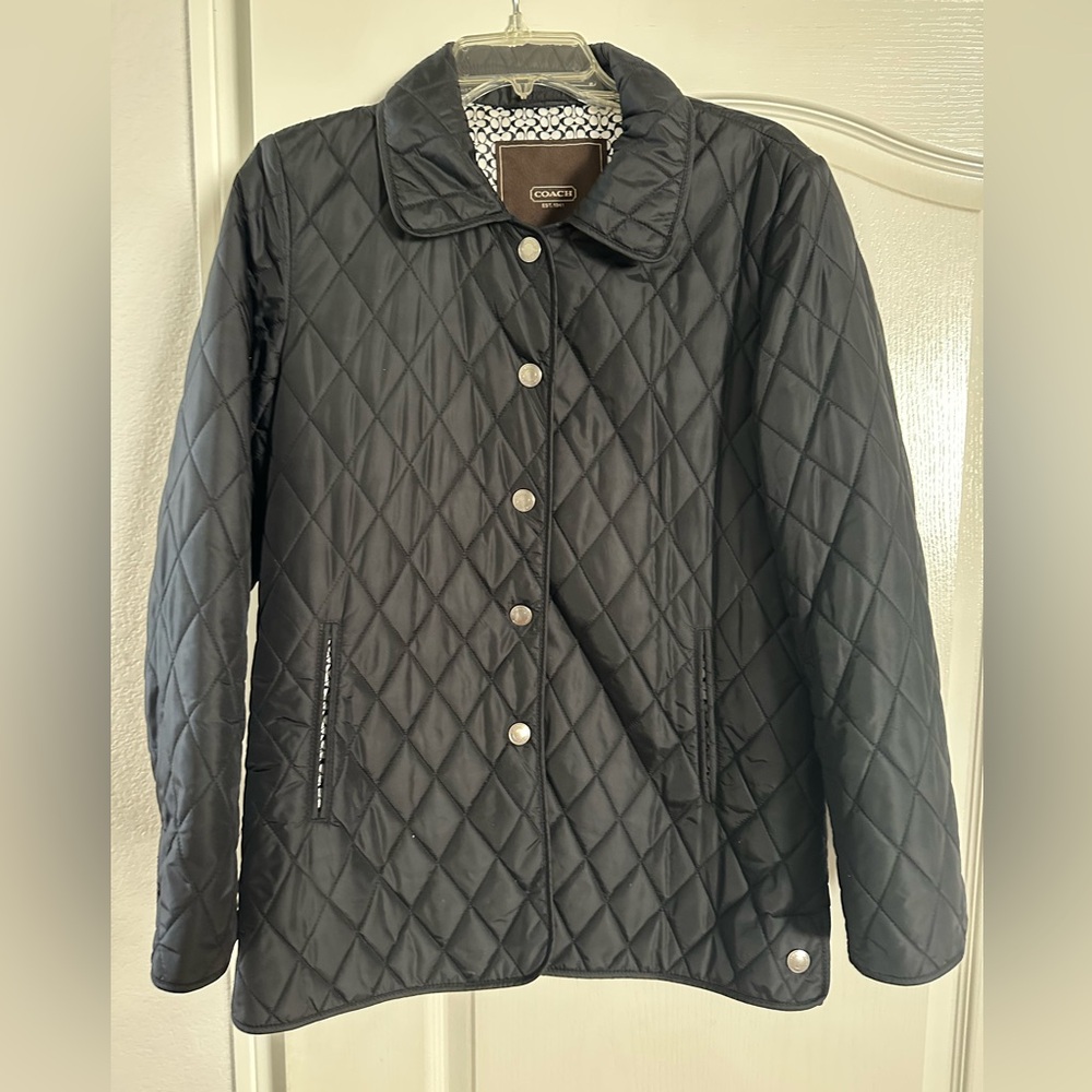 Coach Women’s Quilted Puffer Jacket In Small in Like New Condition